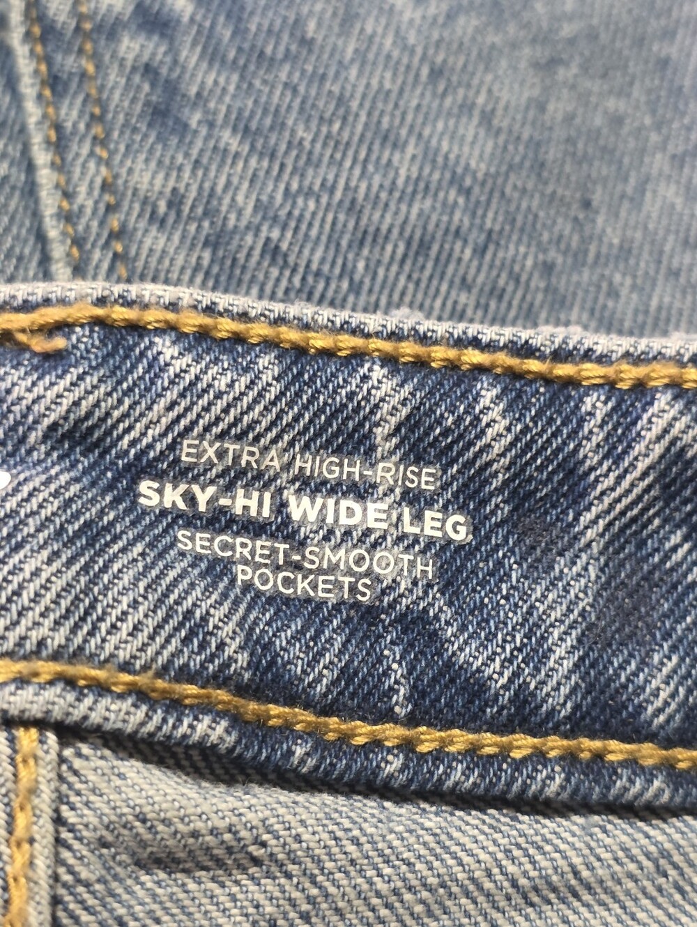 Old Navy Extra High Rise Sky-Hi Wide Leg Jeans  Size 10 - Picture 10 of 12